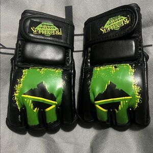 Premier Black and Green Martial Art Gloves. Size L/XL